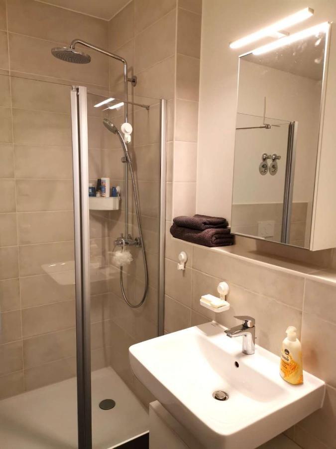 Gemuetliches Privatzimmer In Geraeumiger Gemeinschaftswohnung Dresden Bagian luar foto