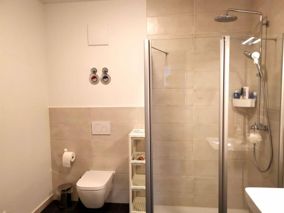 Gemuetliches Privatzimmer In Geraeumiger Gemeinschaftswohnung Dresden Bagian luar foto