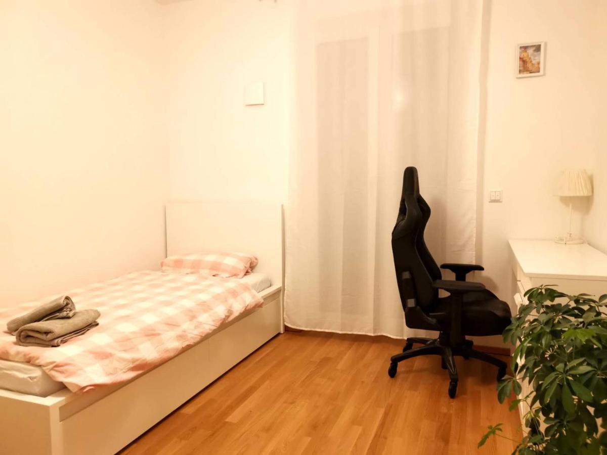 Gemuetliches Privatzimmer In Geraeumiger Gemeinschaftswohnung Dresden Bagian luar foto