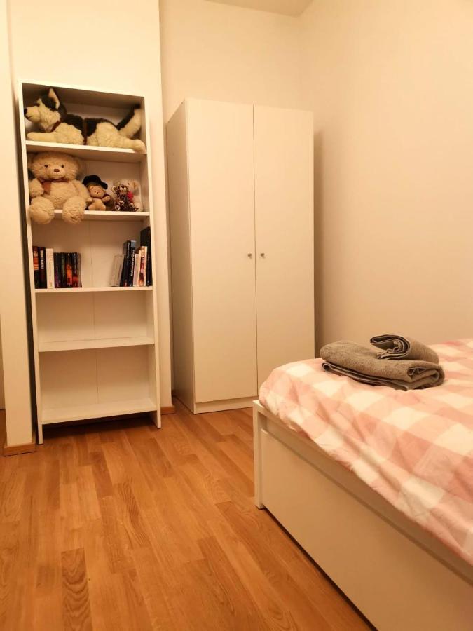 Gemuetliches Privatzimmer In Geraeumiger Gemeinschaftswohnung Dresden Bagian luar foto