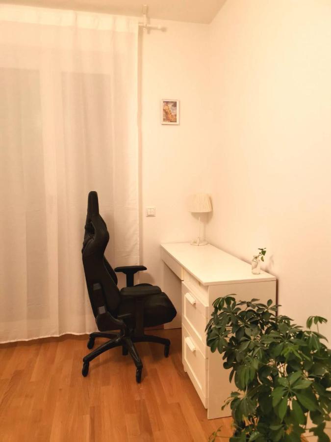 Gemuetliches Privatzimmer In Geraeumiger Gemeinschaftswohnung Dresden Bagian luar foto